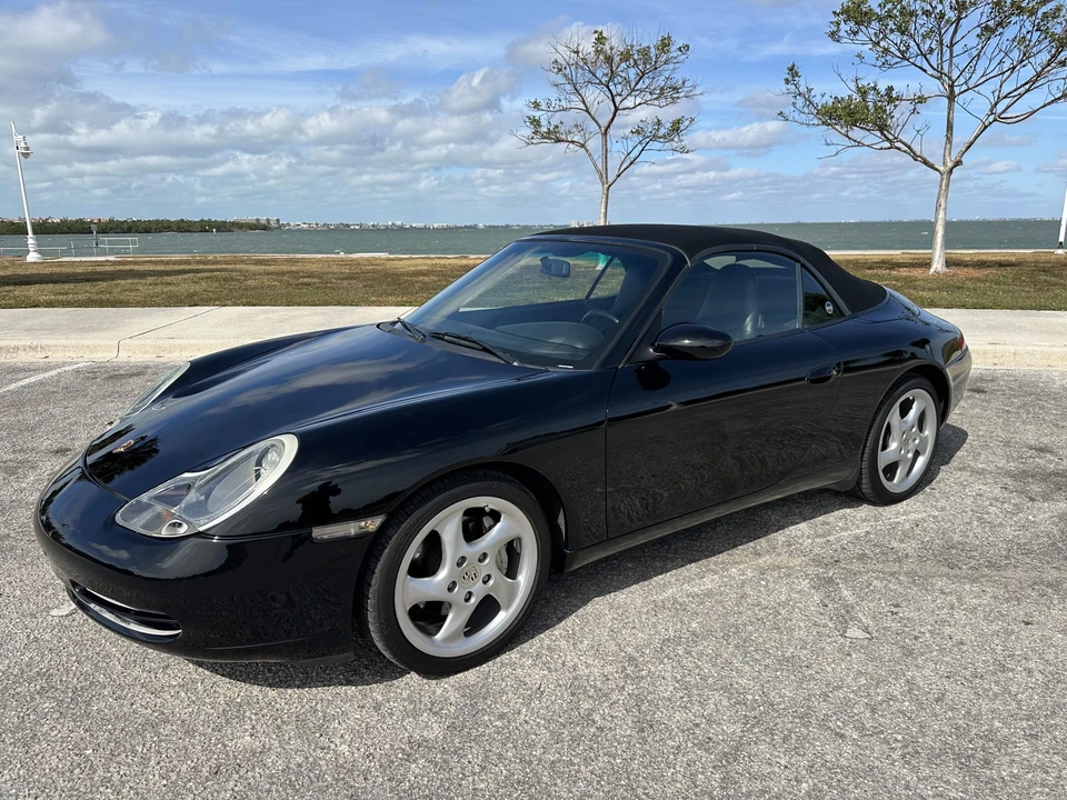 2001 Porsche 996 Carrera 4 - Image 9 of 31