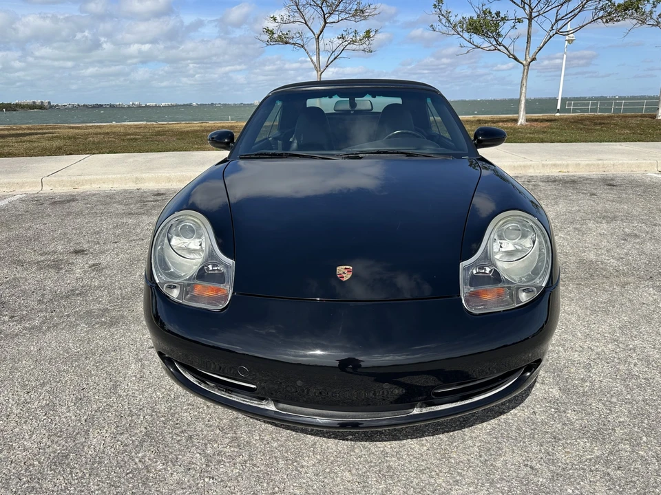 2001 Porsche 996 Carrera 4 - Image 14 of 31