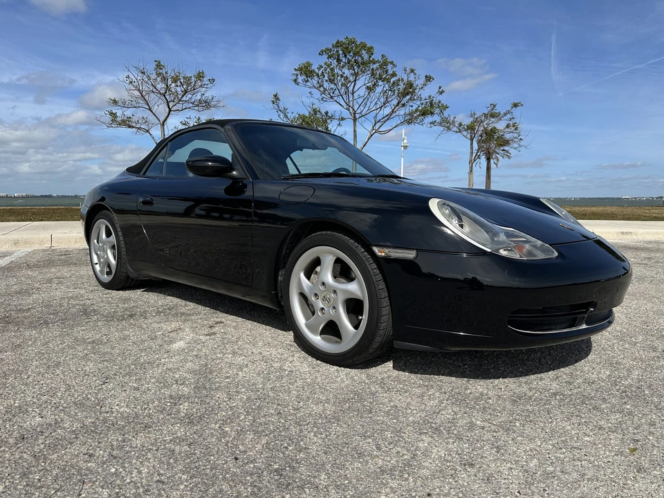 2001 Porsche 996 Carrera 4 - Image 21 of 31