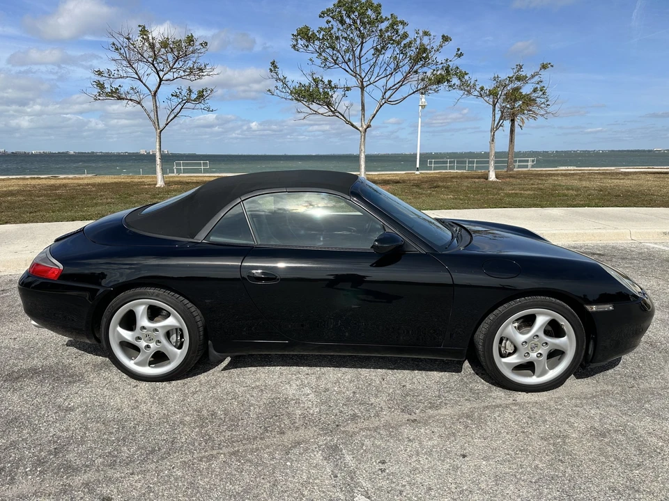 2001 Porsche 996 Carrera 4 - Image 22 of 31