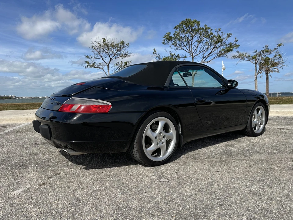 2001 Porsche 996 Carrera 4 - Image 25 of 31