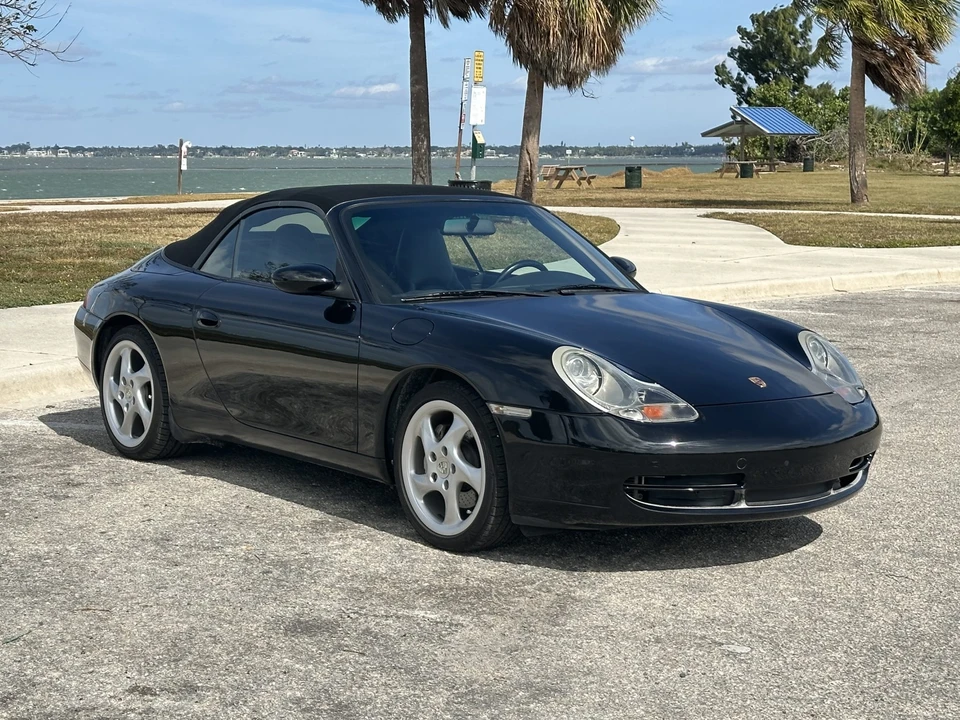 2001 Porsche 996 Carrera 4 - Image 18 of 31