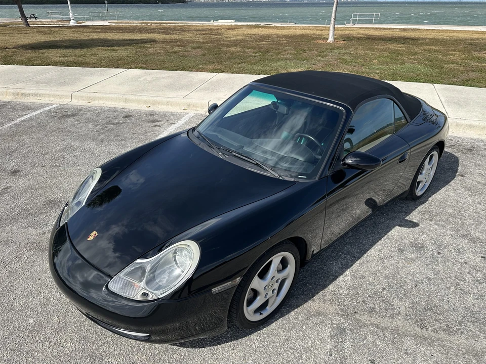 2001 Porsche 996 Carrera 4 - Image 10 of 31