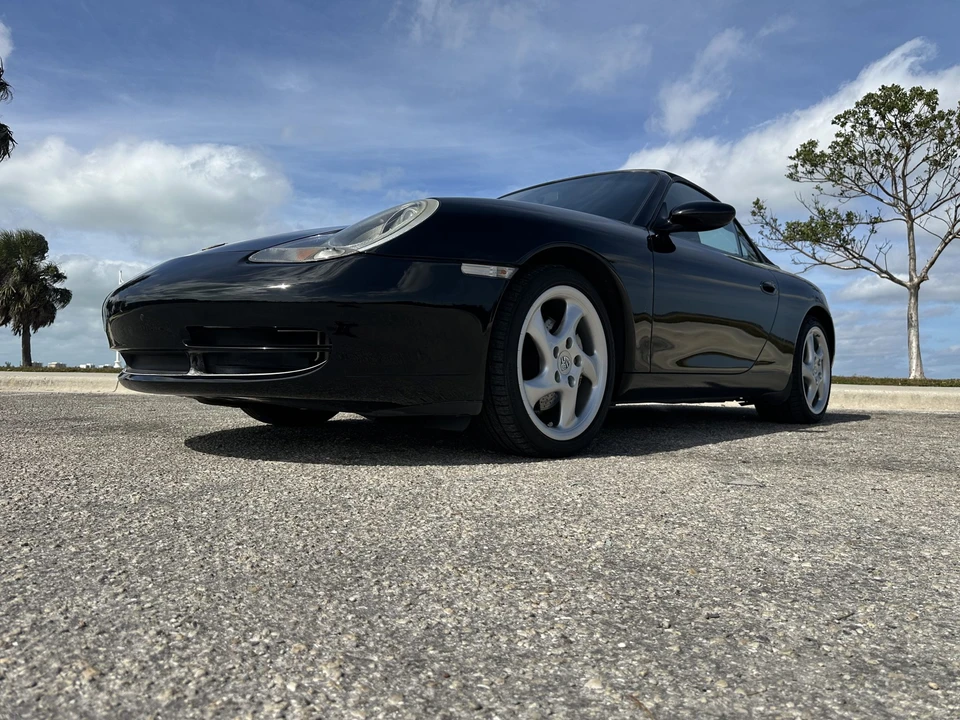 2001 Porsche 996 Carrera 4 - Image 11 of 31