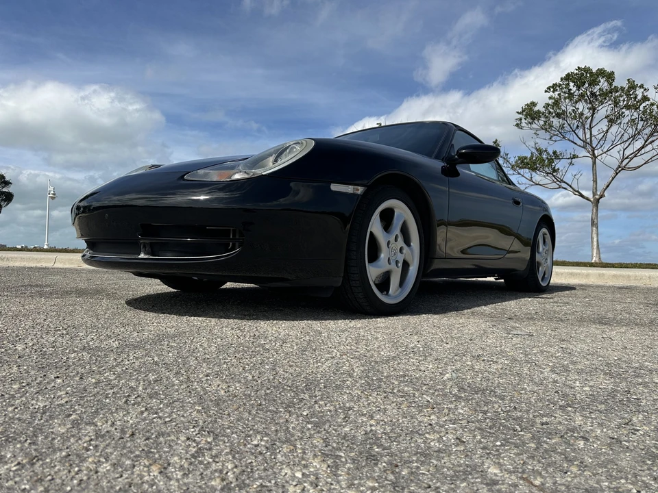 2001 Porsche 996 Carrera 4 - Image 13 of 31