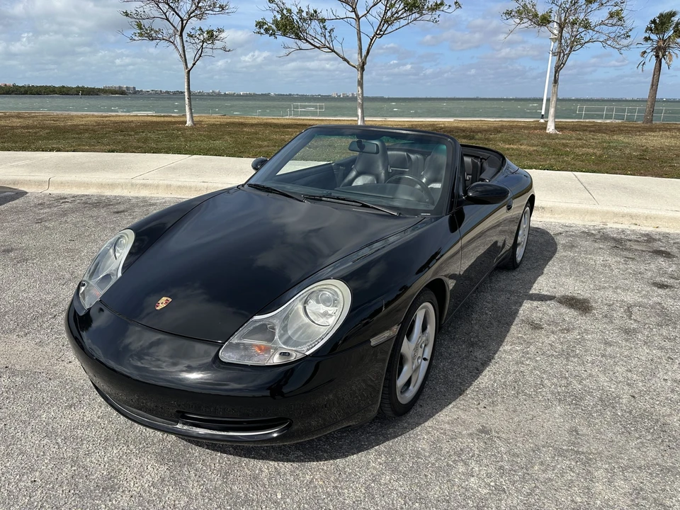 2001 Porsche 996 Carrera 4 - Image 3 of 31