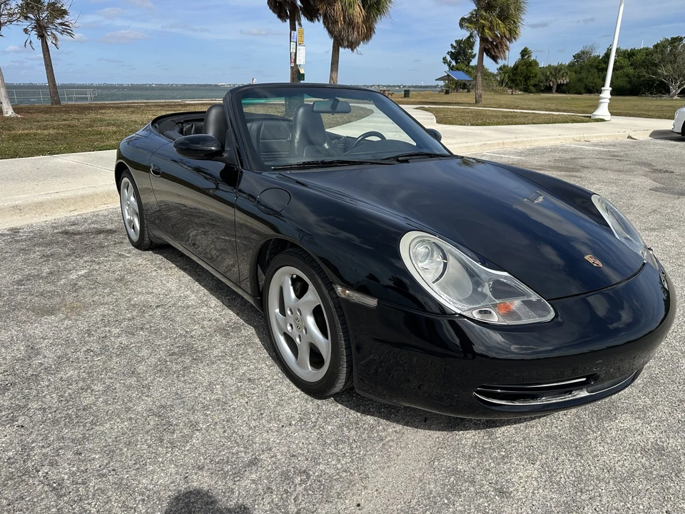 2001 Porsche 996 Carrera 4 - Image 5 of 31
