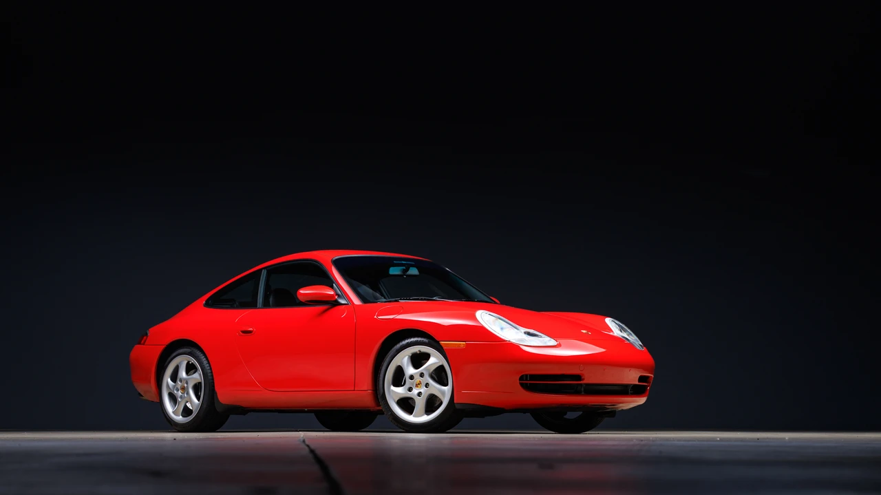 2001 Porsche 996 Carrera - Image 10 of 31