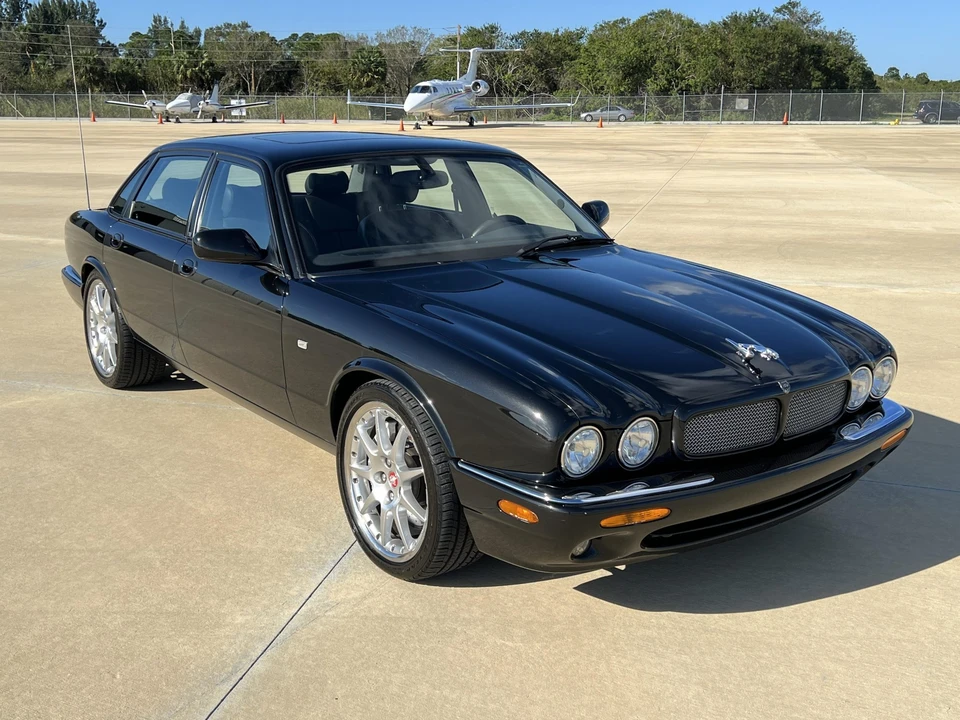 2002 Jaguar X308 XJR - Image 12 of 31