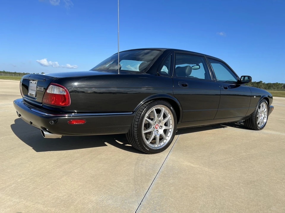 2002 Jaguar X308 XJR - Image 15 of 31