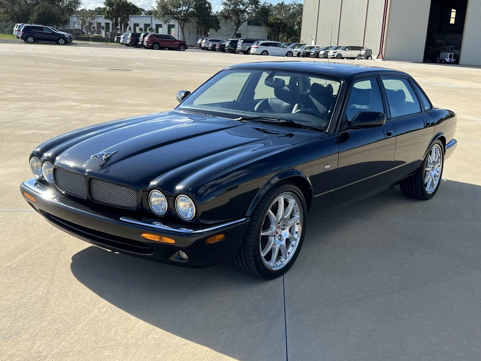 2002 Jaguar X308 XJR - Image 9 of 31