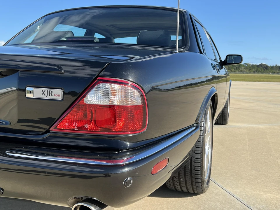 2002 Jaguar X308 XJR - Image 24 of 31