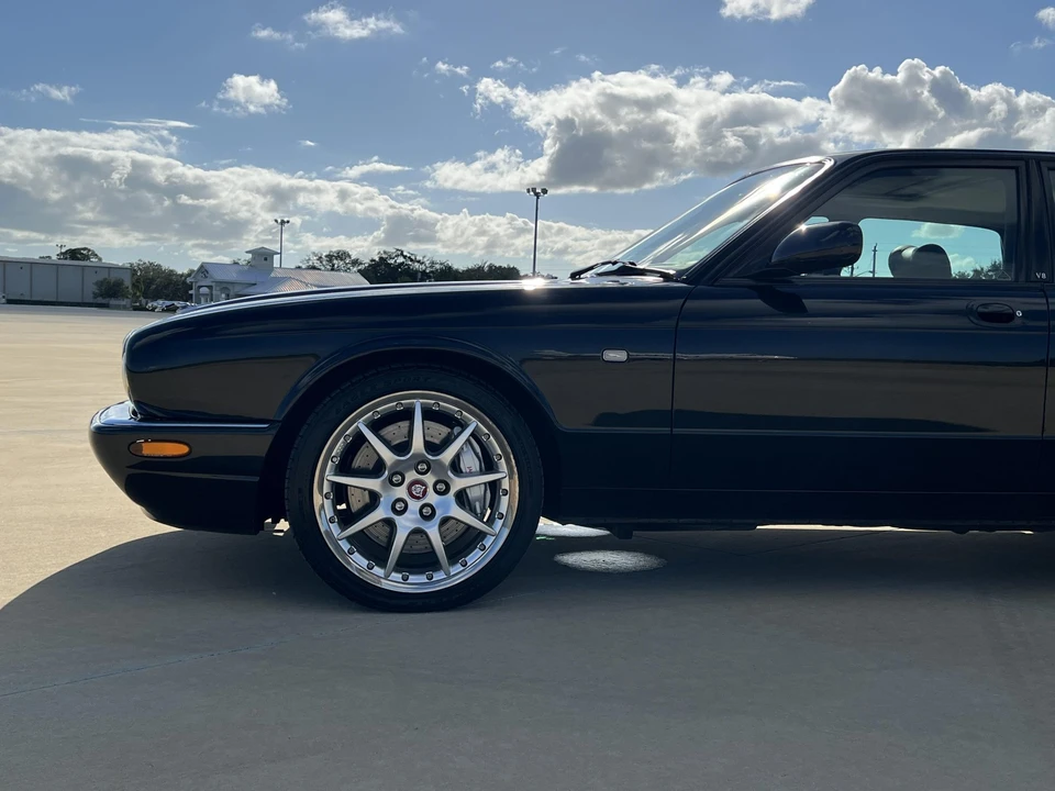 2002 Jaguar X308 XJR - Image 25 of 31