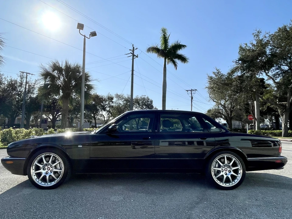 2002 Jaguar X308 XJR - Image 7 of 31