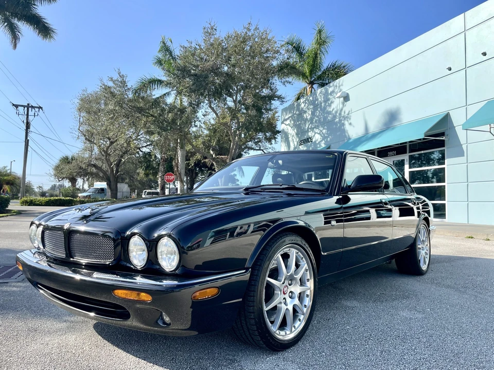 2002 Jaguar X308 XJR - Image 2 of 31