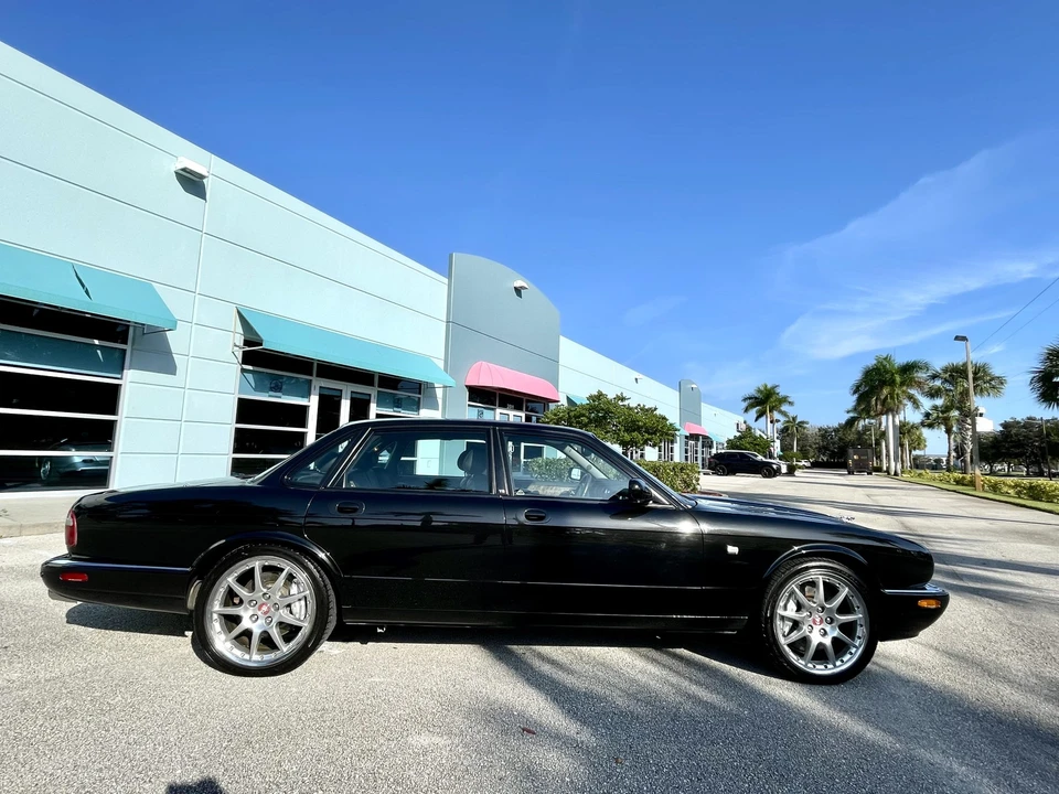 2002 Jaguar X308 XJR - Image 4 of 31
