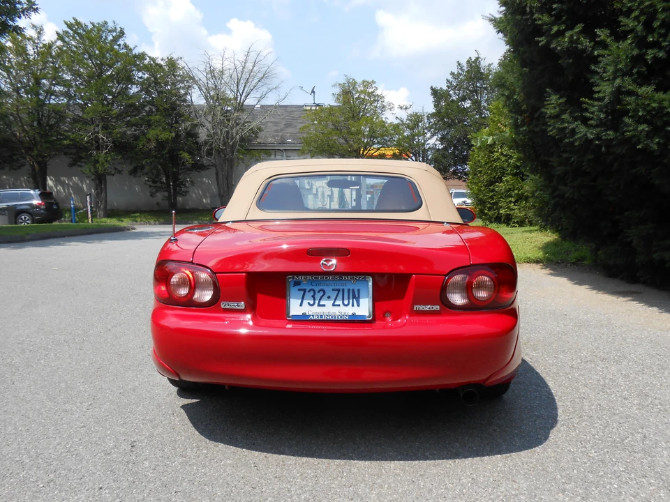 2002 Mazda NB MX-5 Miata - Image 8 of 31