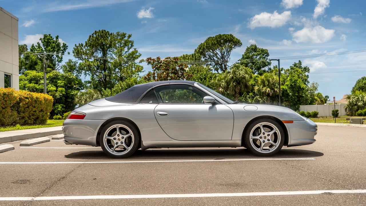 2002 Porsche 996 Carrera - Image 7 of 31