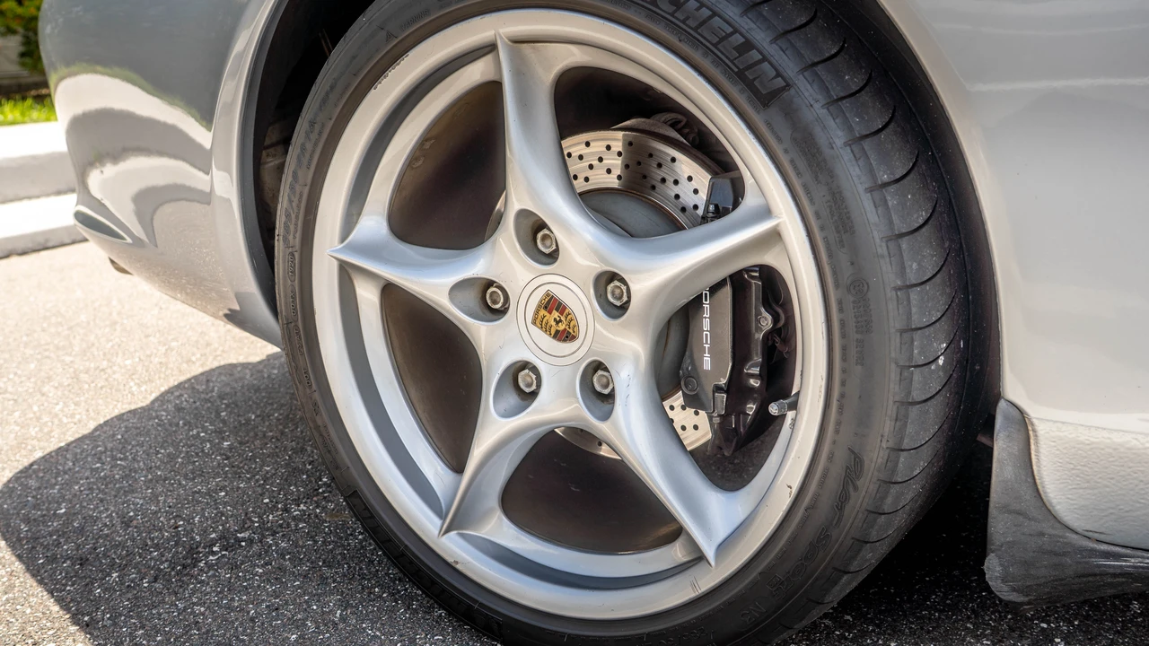 2002 Porsche 996 Carrera - Image 21 of 31