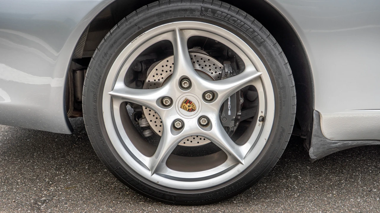 2002 Porsche 996 Carrera - Image 17 of 31