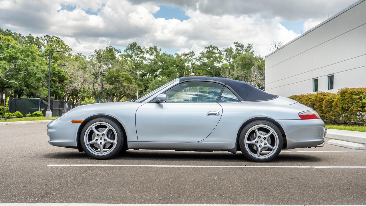 2002 Porsche 996 Carrera - Image 11 of 31