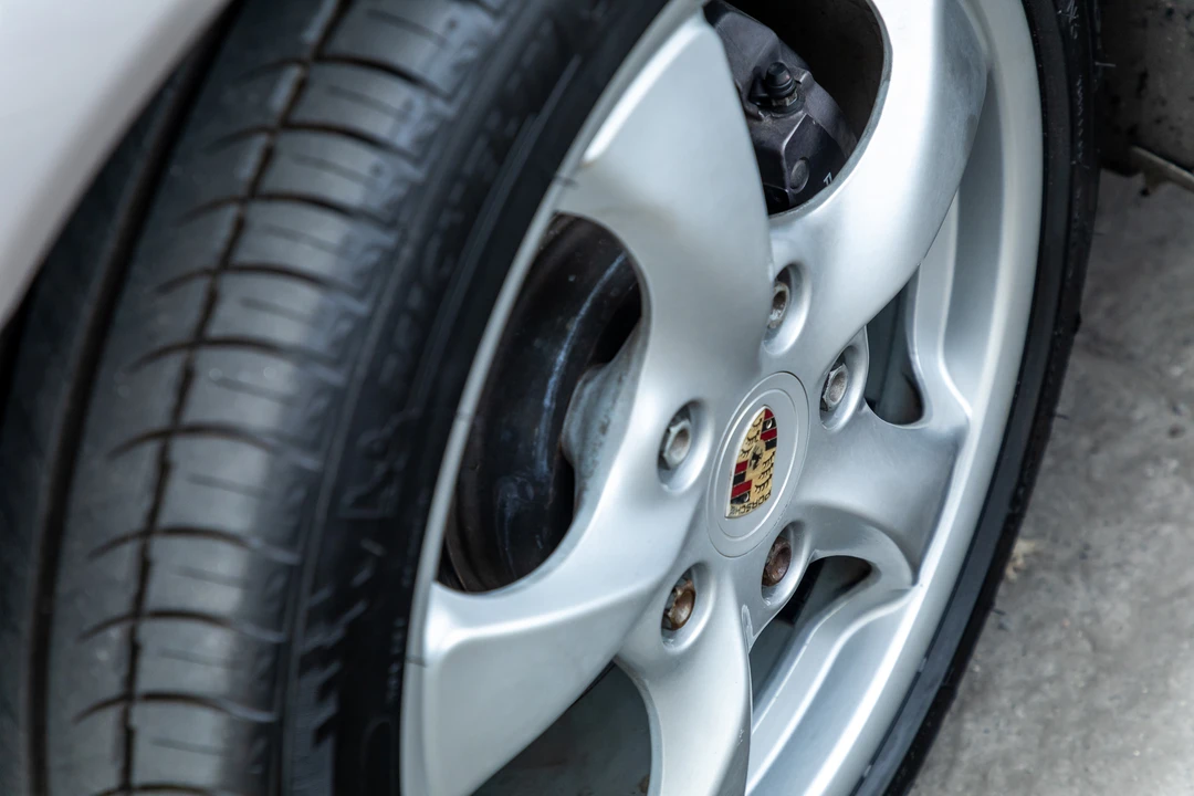 2002 Porsche 986 Boxster - Image 27 of 31