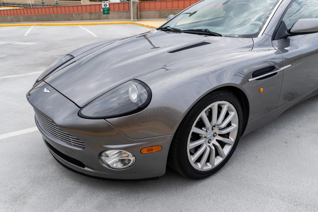 2003 Aston Martin Vanquish 1st Gen - Image 26 of 31