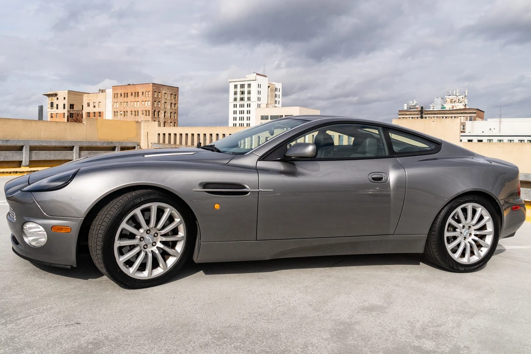 2003 Aston Martin Vanquish 1st Gen - Image 18 of 31