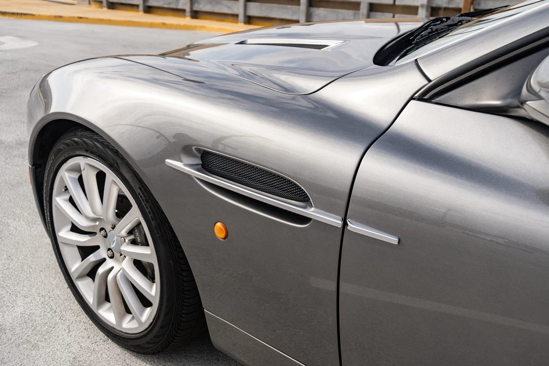 2003 Aston Martin Vanquish 1st Gen - Image 25 of 31