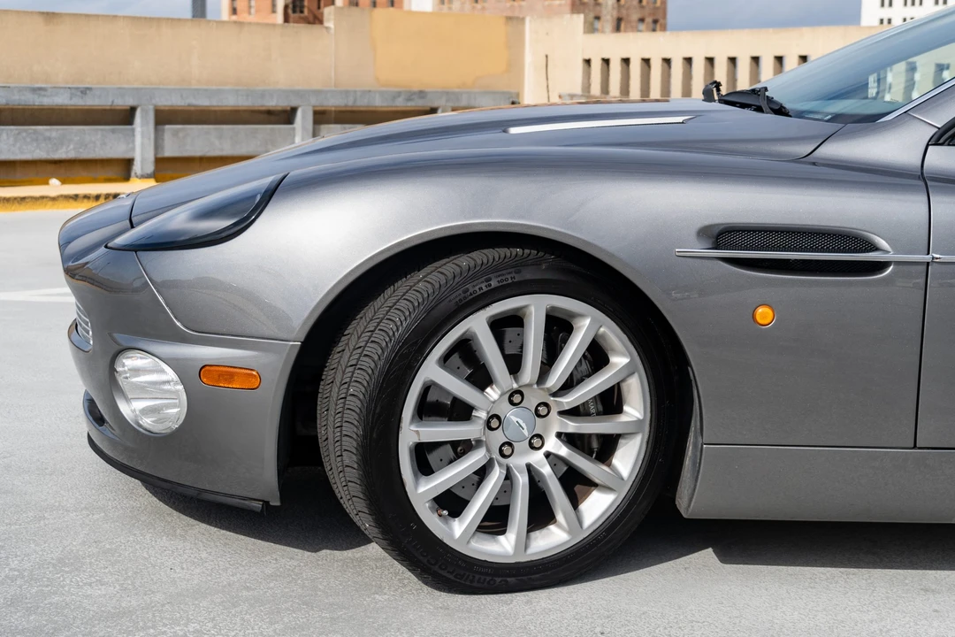 2003 Aston Martin Vanquish 1st Gen - Image 24 of 31