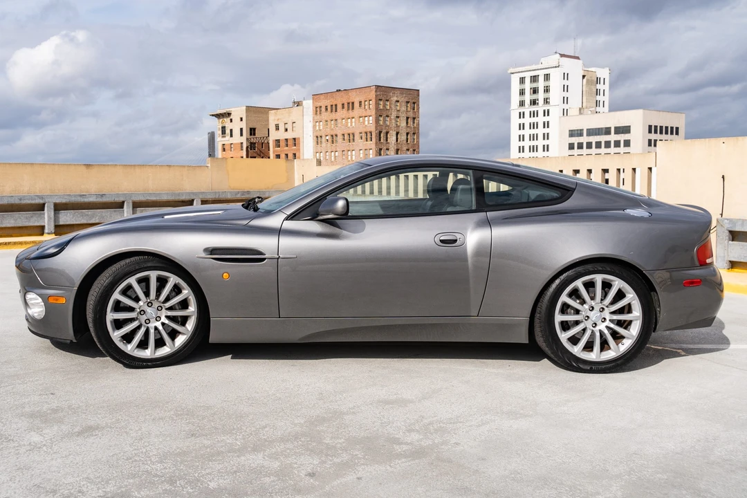 2003 Aston Martin Vanquish 1st Gen - Image 17 of 31