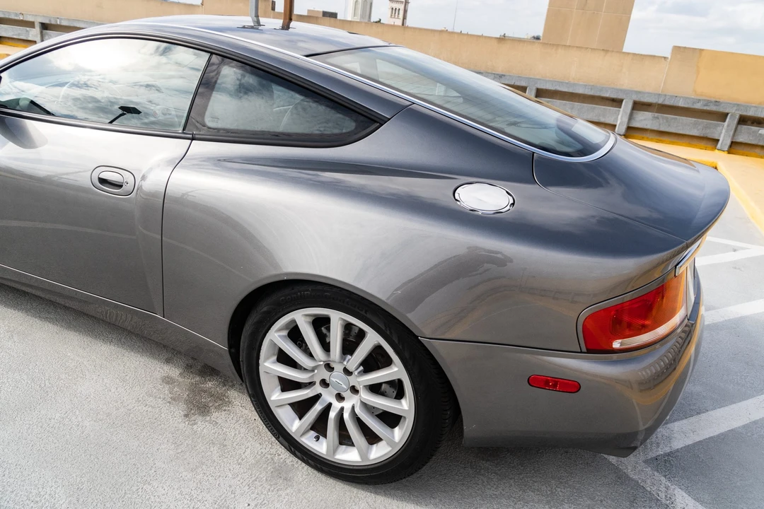 2003 Aston Martin Vanquish 1st Gen - Image 27 of 31
