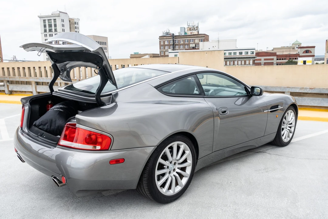 2003 Aston Martin Vanquish 1st Gen - Image 28 of 31