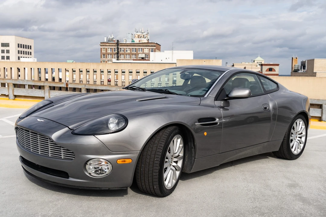 2003 Aston Martin Vanquish 1st Gen - Image 20 of 31