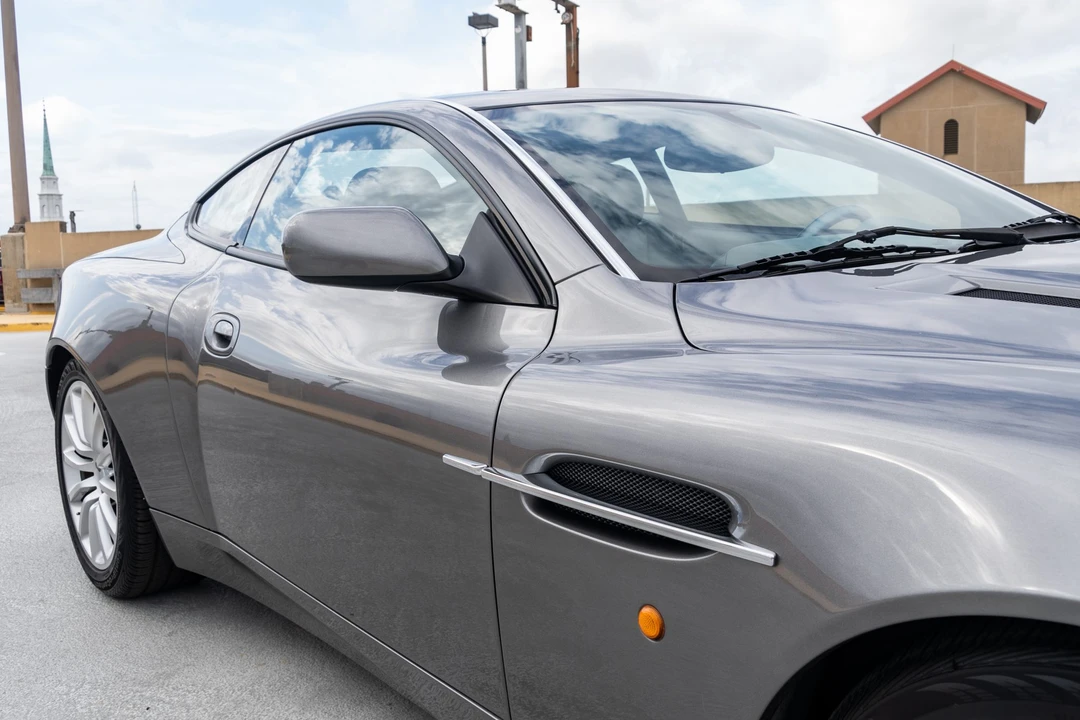 2003 Aston Martin Vanquish 1st Gen - Image 22 of 31