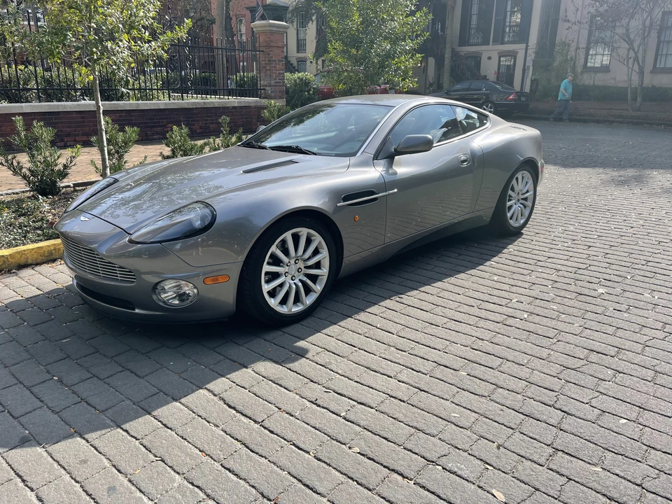2003 Aston Martin Vanquish 1st Gen - Image 19 of 31