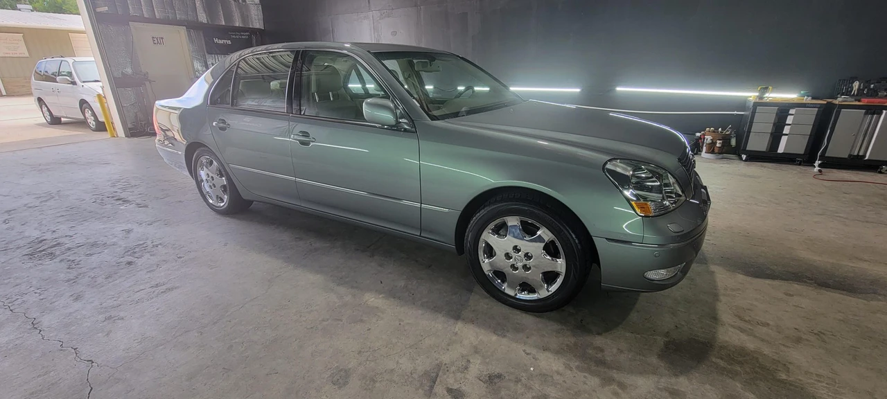 2003 Lexus LS 3rd Gen - Image 16 of 31