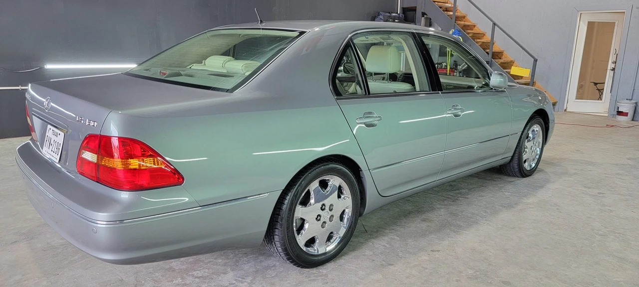 2003 Lexus LS 3rd Gen - Image 13 of 31