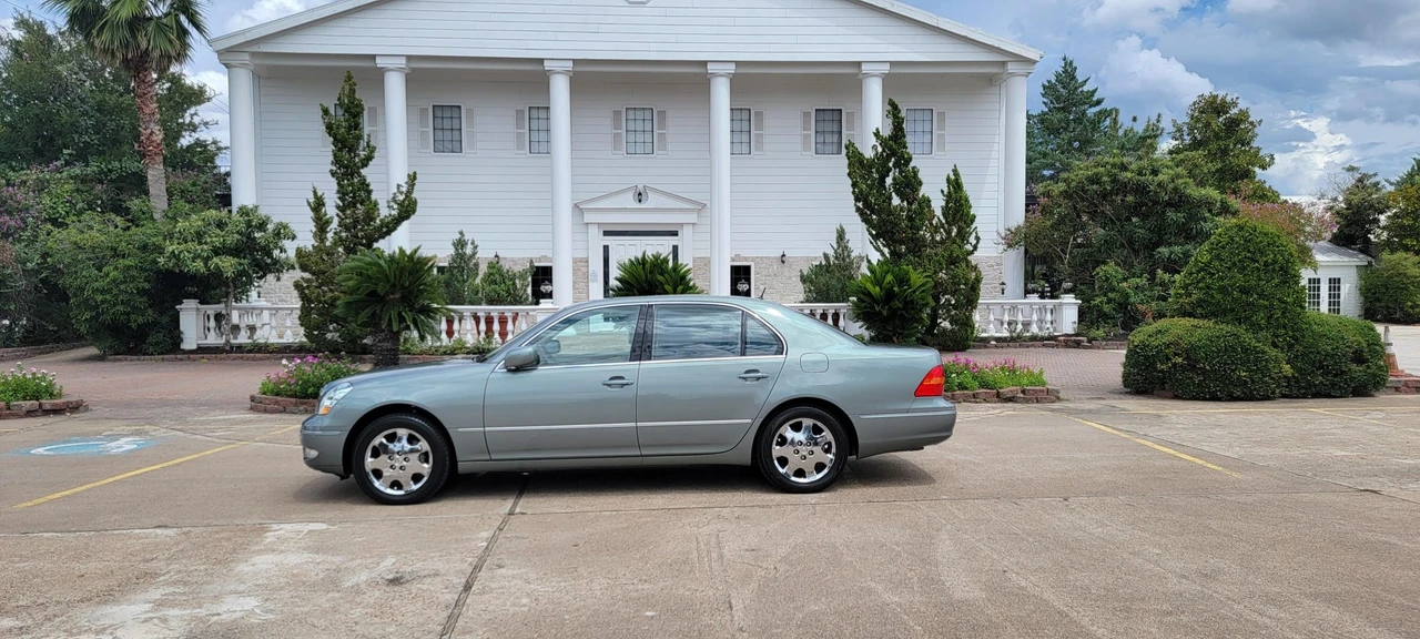 2003 Lexus LS 3rd Gen - Image 5 of 31