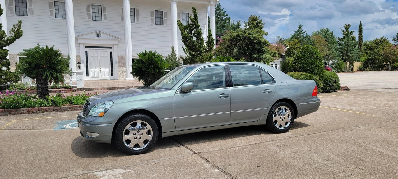2003 Lexus LS 3rd Gen - Image 2 of 31