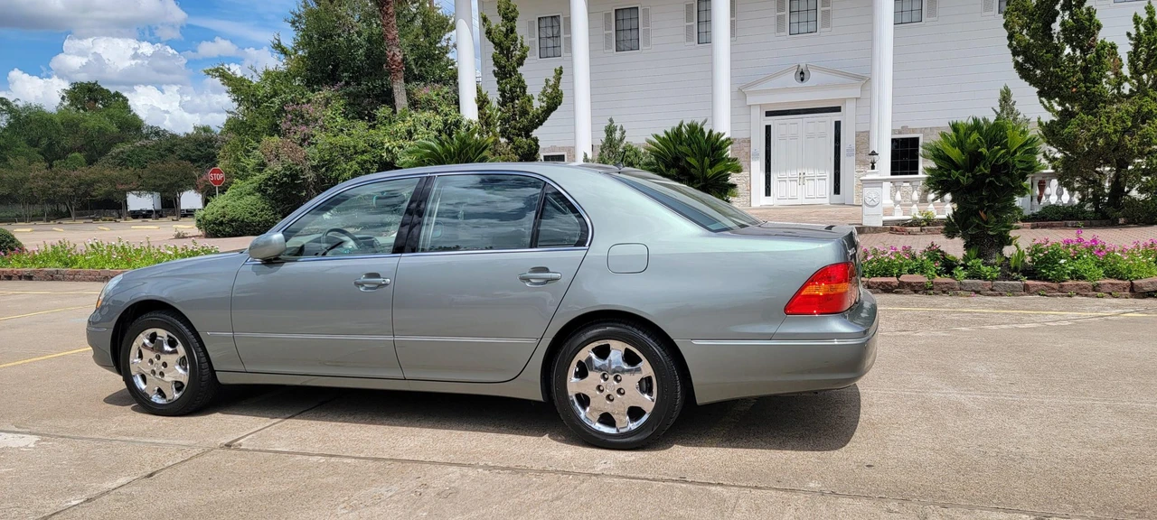 2003 Lexus LS 3rd Gen - Image 7 of 31
