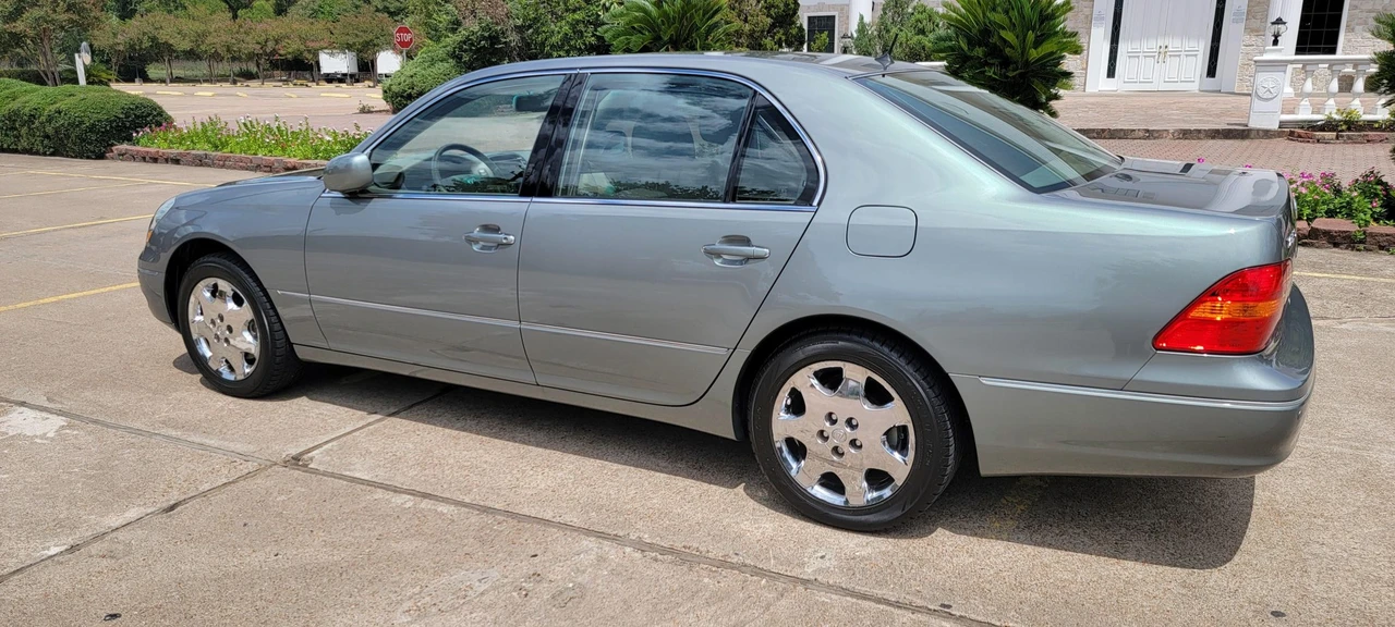 2003 Lexus LS 3rd Gen - Image 8 of 31