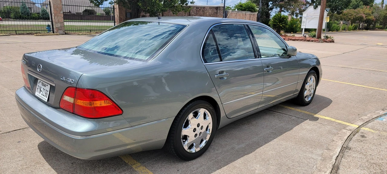 2003 Lexus LS 3rd Gen - Image 14 of 31