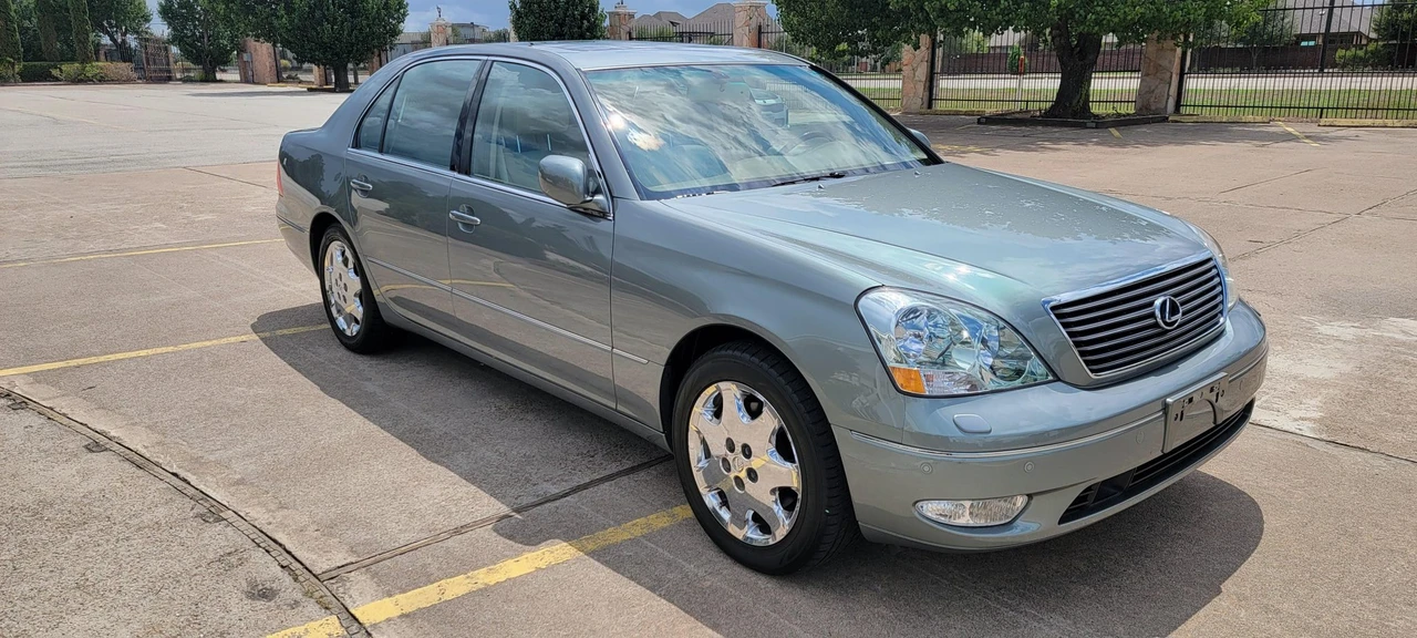 2003 Lexus LS 3rd Gen - Image 17 of 31