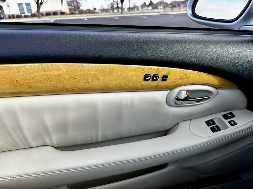 2003 Lexus SC430 - Image 19 of 31