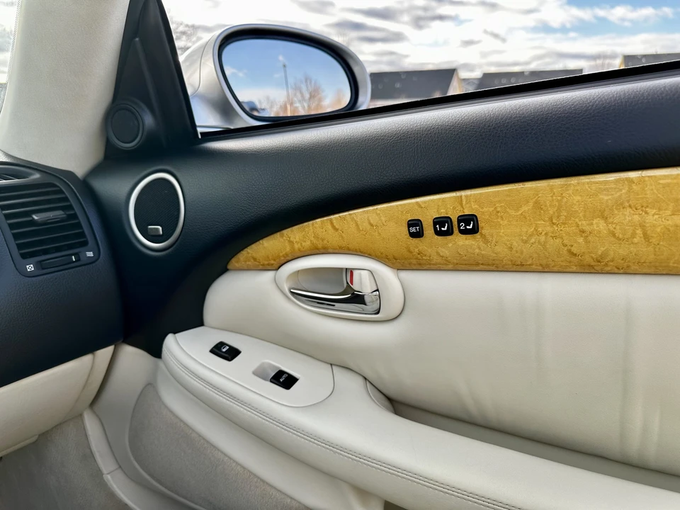 2003 Lexus SC430 - Image 23 of 31