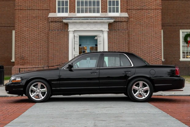 2003 Mercury Marauder - Image 3 of 7