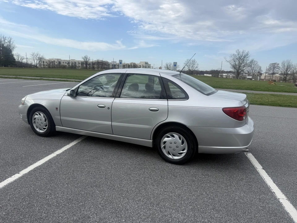 2003 Saturn - Image 22 of 31