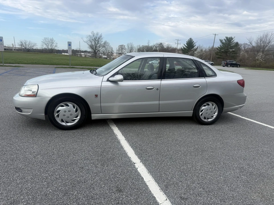 2003 Saturn - Image 21 of 31