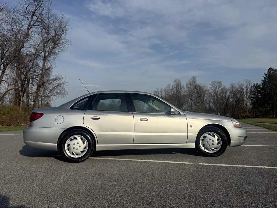 2003 Saturn - Image 13 of 31